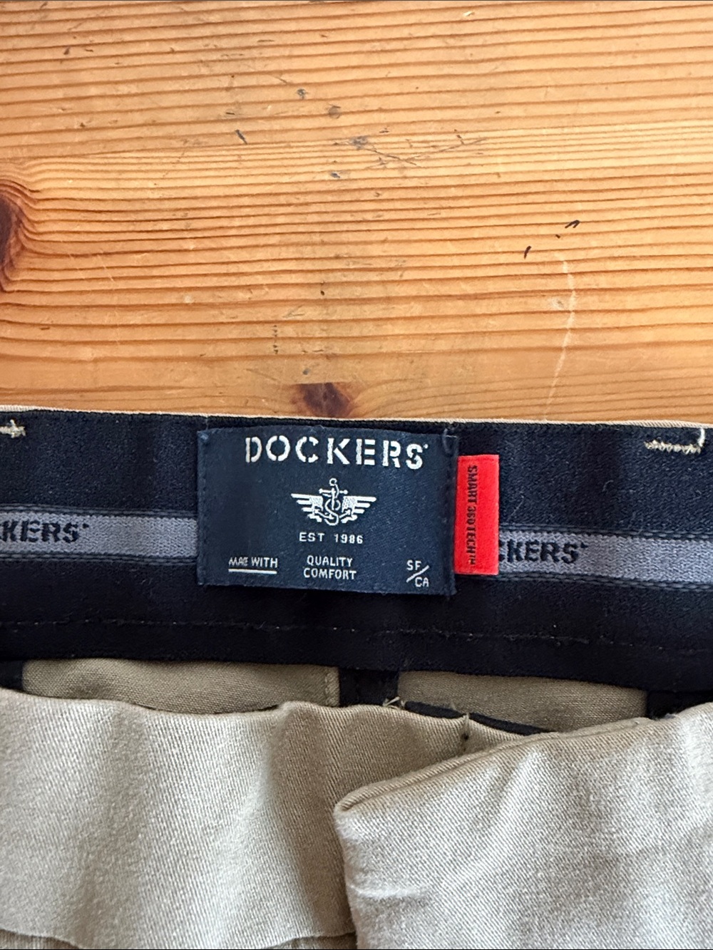 Dockers Men's Chinos in Light Khaki - Picture 3 of 5